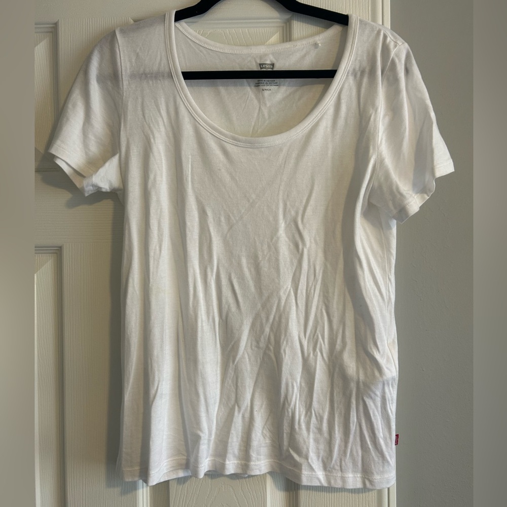 Levis Scoop Neck Tee
